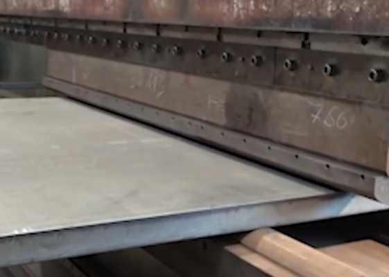 1000多噸位的軋鋼機作業過程？超厚的鋼板一次成型